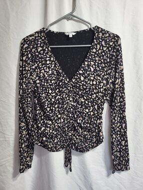 V-Neck  Ruched Front Top in Black with Beige & Light Pink Print, Size Large